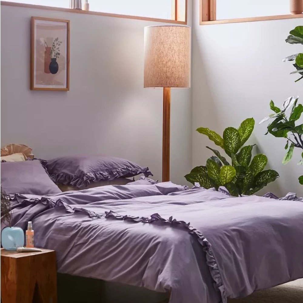 Urban Outfitters (UO) 100% COTTON DUVET COVER WITH RUFFLE TRIM